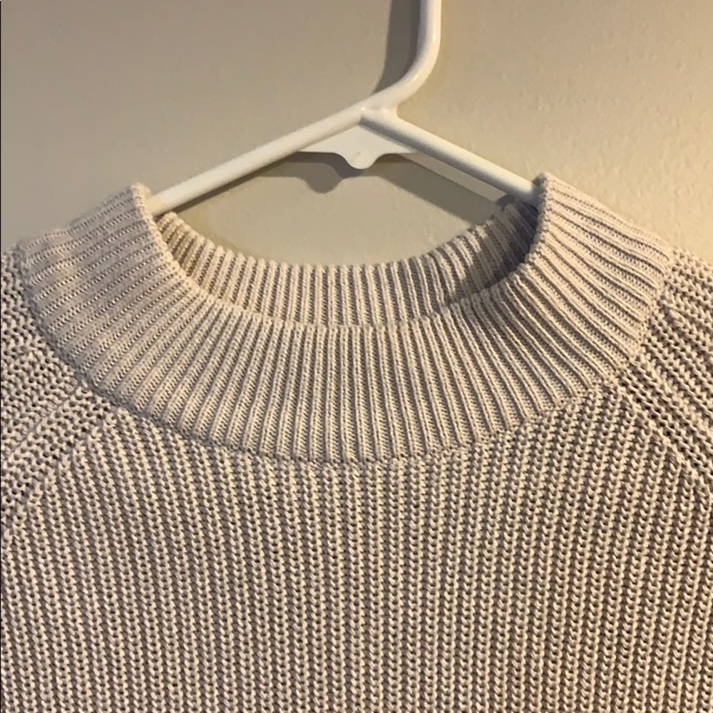 H&M pull over sweater - Picture 2 of 2